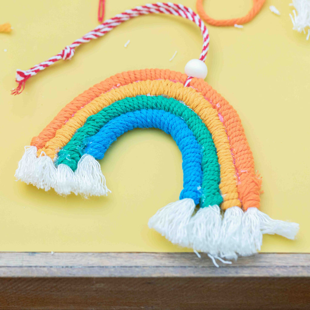 "Summer Workshop-Rainbow Hand-knitted Charm" Rainbow Macrame Charm Workshop