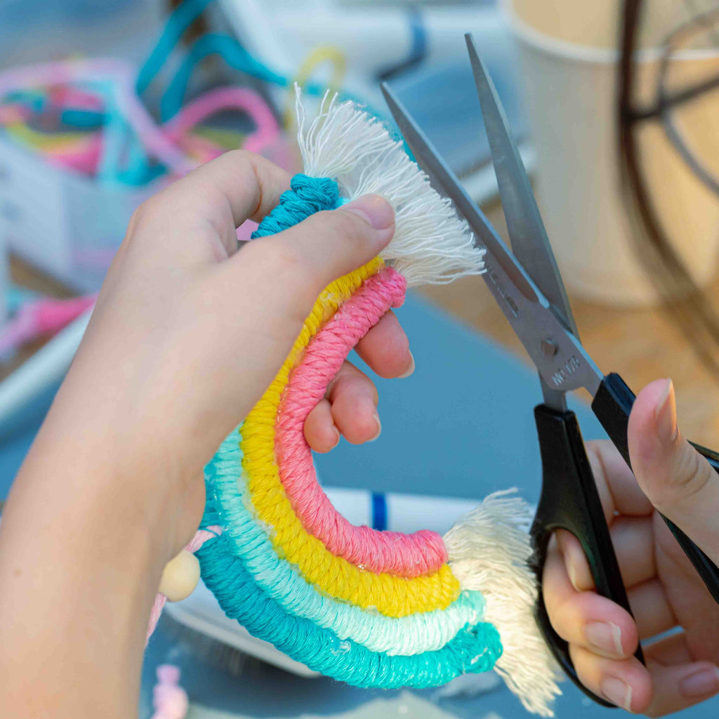"Summer Workshop-Rainbow Hand-knitted Charm" Rainbow Macrame Charm Workshop