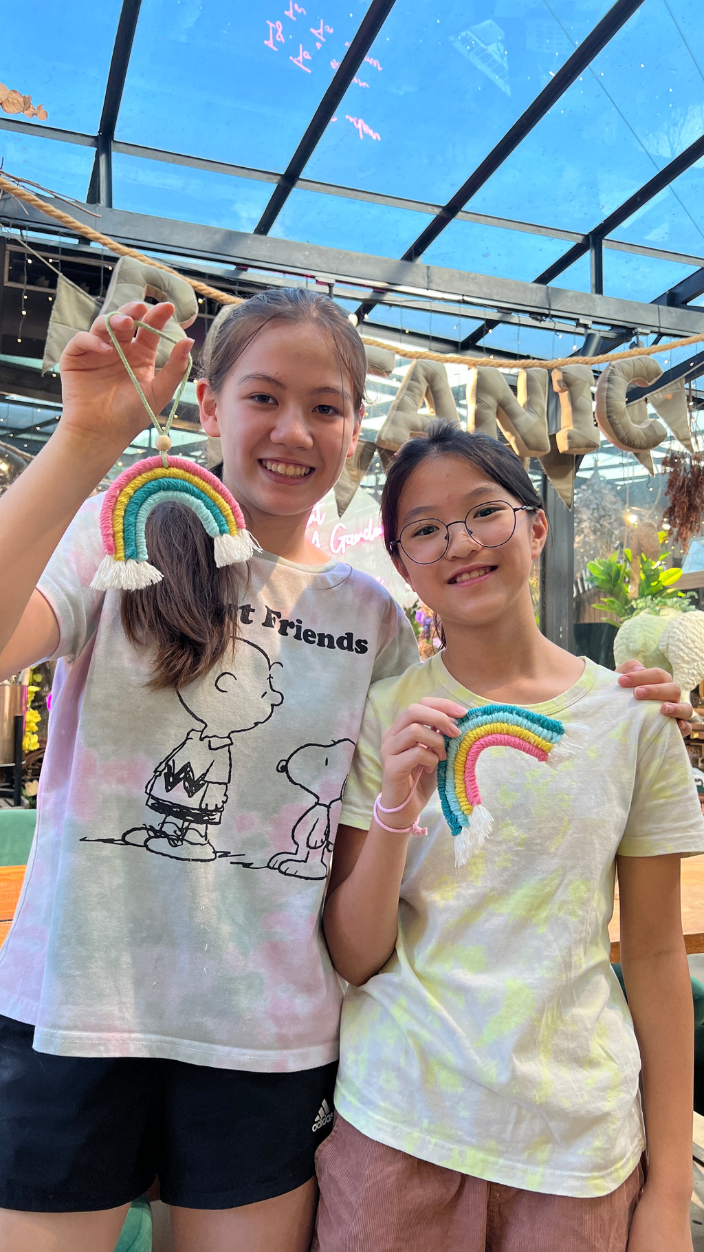 "Summer Workshop-Rainbow Hand-knitted Charm" Rainbow Macrame Charm Workshop